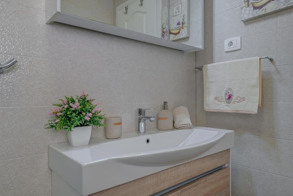 Diva 1,Stylish Old Town Studio Apartment Near Beach Split Exterior foto